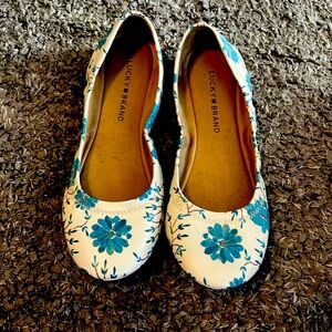 Lucky Brand Leather Flower Flats!